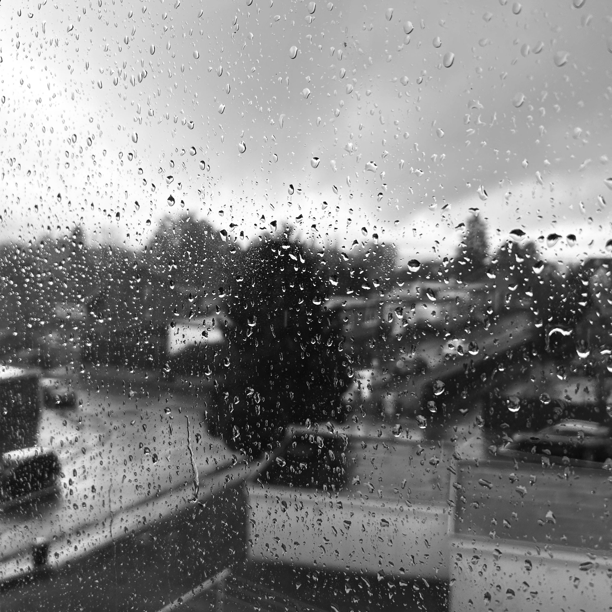 regentropfen-am-fenster